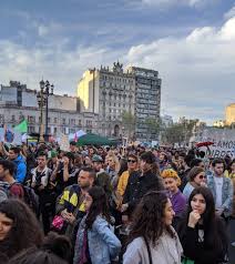Buenos aires, the capital of argentina, has a temperate climate, which is classified as a humid subtropical climate (cfa) under the köppen climate classification with four distinct seasons. Jovenes Por El Clima Argentina On Twitter Llegamos Al Congreso Tercera Huelga General Por El Clima En Buenos Aires Argentina Gretathunberg Emergenciaclimaticaya Globalclimatestrike Https T Co Shaakwoboj