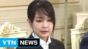 윤석열 전 검찰총장의 부인 김건희 씨의 박사 학위 논문에 대해서, 김 씨에게 학위를 줬던 국민대학교가 전격적으로 조사에 착수했습니다. ê¸°ìžë¸Œë¦¬í•' ìœ¤ì„ì—´ ê²€ì°°ì´ìž¥ ë¶€ì¸ ê¹€ê±´í¬ ì£¼ê°€ì¡°ìž' ì—°ë£¨ ì˜í˜¹ ë‚´ì‚¬ ëŒ€ìƒìž ì•„ë‹ˆë‹¤ Ytn Youtube
