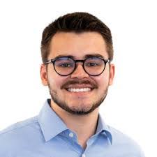 Laura Pagels's Instagram, Twitter & Facebook