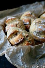 Frische Knusprige Dinkelbrotchen Brot Backen Rezept Rezepte Kochen Und Backen