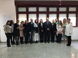 Luca attanasio, ambasciatore italiano nella repubblica democratica del congo, è stato ucciso in un attacco a un convoglio delle nazioni unite nel è con profondo dolore che la farnesina conferma il decesso, oggi a goma, dell'ambasciatore d'italia nella repubblica democratica del congo luca. Visita Dell Ambasciatore Dell Uruguay Home