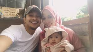 Mia adriana dan khuzairi melayari hidup bahagia berumah tangga. Pak Samad Buntat Nadia Drama 7 Hari Mencintaiku Arnamee Blogspot