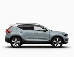 De Nieuwe Volvo Xc40 In Amazon Blue Solid Dak In Ice White Solid Volvo Blue Suv