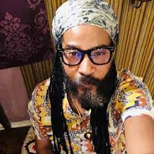 Leo Page's Instagram, Twitter & Facebook