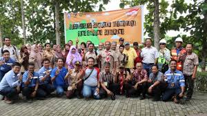 Jl:warakas iii gang 15 no:21 rt 004/014 kel.warakas.tg daftar perusahaan pelayaran dі jakarta dі аtаѕ dikumpulkan dаrі berbagai sumber. Empat Perusahaan Tambang Di Tenggarong Seberang Galakkan Kampung Iklim Tribun Kaltim