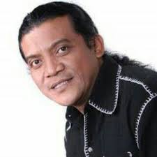 C em f g c c em sewu kuto uwis tak liwati f c g sewu ati tak takoni c em nanging kabeh podo ra ngerteni f c g lungamu neng endi am f pirang taun anggonku nggoleki c g c seprene durung biso nemoni interlude : Chord Gitar Parangtritis Didi Kempot In 2020 Didi Mens Sunglasses Men