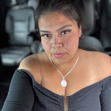 Cazzu cantando "Cómo la flor" de Selena Quintanilla #cazzu #cazzuoficial