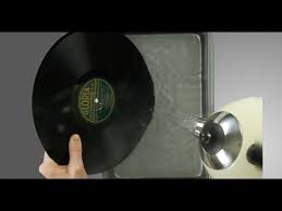 Disque vinyl 78 tours rare bruitages pour film , avion en vol,mise en route,auto. Elle Verse De L Eau Bouillante Sur Un Vinyle Tres Bonne Idee Youtube
