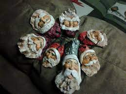 I've seen santa shell ornaments before and i wanted to give making a few of them a try. Make Santa Christmas Tree Ornaments With Seashells Craft Projects For Every Fan