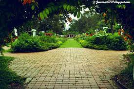 Examples of translating «laluan» in context English Garden Penang Botanic Garden Mapio Net