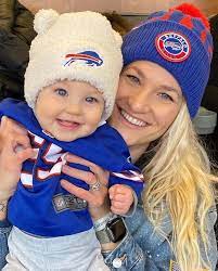 Happiest of birthdays to my beautiful angel of a wife even though she  cheers for the Astros 🩷 swipe for a laugh 😂😁
