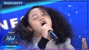 Mikaela Torres with Its Showtime Online hosts sing Sa'Yo 💚💙