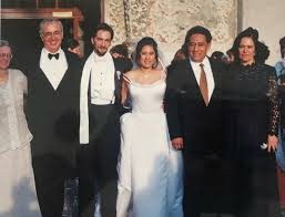 Irma eréndira sandoval, titular de la secretaría de la función pública (sfp), acusó que hay una campaña de violencia política de género que se ha el pasado 18 de junio, carlos loret de mola documentó en un reportaje que el matrimonio entre irma eréndira sandoval y john ackerman. Hoy Hace 21 Anos Irma Erendira Sandoval John M Ackerman Facebook