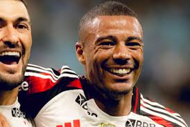 Flamengo antecipa carnaval com atuação dos deuses