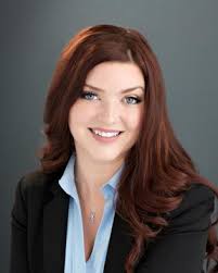 Danielle Silveira's Instagram, Twitter & Facebook