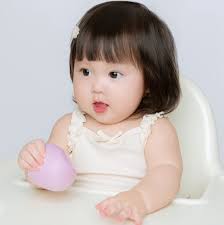 迪士尼偶遇只超会扭的唐老鸭哈哈哈太可爱了这个宝宝！！好萌好萌！这时期怎么那么好玩啊！！#又是被女儿治愈的一天#