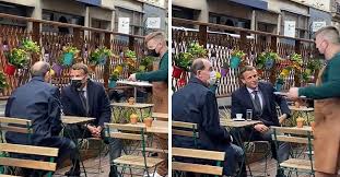 Vérification faite, il apparaît que le café où emmanuel macron et jean castex se sont rendus le 19 mai est bien le café beauvau, situé. Emmanuel Macron Et Jean Castex En Terrasse Damien Le Serveur Temoigne