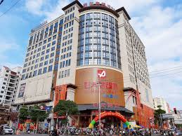 新大新超市 - Siêu Thị XIN DA XIN mới khai trương hôm 13/12 Đông như đi hội ấy  các bạn đi chưa ạ. Siêu thị nhiều đồ giảm giá lắm 🤩🤩🤩 Mới khai