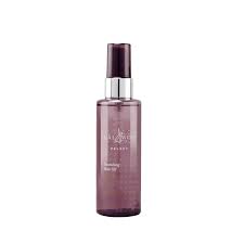Additionally, vaccaro notes that argan oil can withstand higher temperatures than other hair oils, making it an ideal styling product to use to protect hair from heat damage, breakage, and split ends. Velvet Nourishing Hair Oil 100ml Neal Wolf