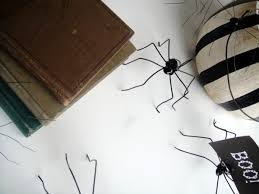 Diy spider crafts & recipes. Diy Spider Placecards The Sweetest Occasion