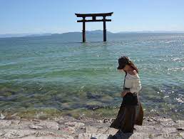 琵琶湖に浮かぶ鳥居 triproud 琵琶湖 鳥居 神社