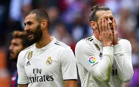 يصل عدد المواسم الصفرية الذي مر بها ريال مدريد إلى خمسة وخمسون موسم لأن عدد البطولات في ذلك الوقت كانت قليلة لذلك سنلاحظ أن كان هناك عدد من الفرق الكبيرة مرت بمواسم صفرية آنذاك، والنظر إلى تاريخ نادي ريال مدريد منذ بداية تأسيس الدوري الإسباني 1929 نرى أنه مر بـ 33 مواسم صفري. Ø¨Ø¹Ø¯ Ù…ÙˆØ³Ù… ØµÙØ±ÙŠ Ù„Ø§Ø¹Ø¨Ùˆ Ø±ÙŠØ§Ù„ Ù…Ø¯Ø±ÙŠØ¯ ÙŠØ³ØªØ«Ù…Ø±ÙˆÙ† Ø±ÙˆÙˆØ¯Ø§Ùˆ Ù†ÙŠØª