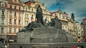 Elberadweg (tschechien) der tschechische abschnitt des elberadweges führt von špindlerův mlýn (spindlermühle) im riesengebirge über mělník nach schöna kurz vor bad schandau ins elbsandsteingebirge. Die Schonsten Sehenswurdigkeiten Der Stadt Prag