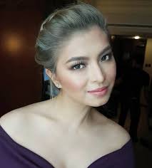 Kapamilya actress angel locsin, after her controversial hair chop, slayed her laid back longer hair. Angel Locsin Switches To Blonde Hair