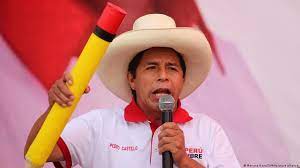 El presidente electo de perú, pedro castillo, habla desde la sede del partido perú libre en lima, 15 de el mando a castillo. Pedro Castillo De Maestro Rural A Candidato De Izquierda En Peru Las Noticias Y Analisis Mas Importantes En America Latina Dw 11 06 2021