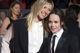| ellen page brit marling the east ellen page dons a little black dress while arriving at the premiere of her new flick the east held at arclight. Ellen Page Das Ist Ihre Freundin Gala De