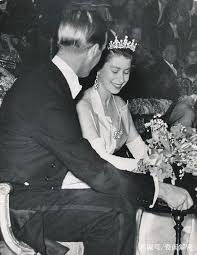 現正熱映： 週日偶像劇【戀愛是科學】 八點華劇【廢財闖天關2】 週五華劇【你有念大學嗎？】 敬請期待： 全新八點華劇【三隻小豬的逆襲】. 8å¼µè²åˆ©æ™®è¦ªçŽ‹çš„èˆŠç…§ å'Šè¨´ä½ ä»–å¹´è¼•æ™‚ç‚ºä½•æ˜¯ è¬äººè¿· æ¯æ—¥é ­æ¢