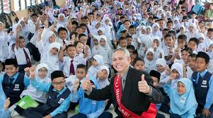 Kejohanan kriket ini disertai oleh 8 buah sekolah dalam daerah klang. Anugerah Guru Inspirasi Mcdonald S Malaysia