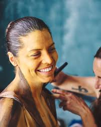 Immersed in Camouflage bodypainting @weare_onewithnature , my body becomes  a living canvas. The ocean waves blend with the shades of my painted skin,  while the rustle of the palm trees becomes a