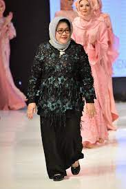 Baju fashion show anak butik fashion anak baju fashion yang kami jual adalah baju fashion usia anak sd untuk perayaan seperti imlek fashion baju adat bali anak laki model baju terbaru 2019. Baju Fashion Show Muslim Jilbab Gucci