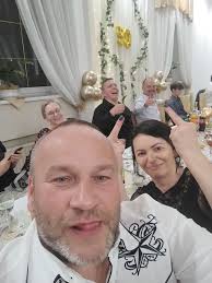 A dzisiaj imprezowo . 50 lat minęło naszej koleżance. Kasiu dziękujemy że  jesteście.