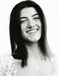 Pin By Bella On Charlied Amelio In 2020 Black And White Face Woman Face Black And White Pictures