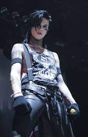 Prophet, deviant, mourner, destroyer and mystic wake up in an unknown part of the desert wasteland they once called home. Itsbaileybvb Black Veil Brides Andy Black Viel Brides Andy Black