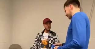 Hazard gece yatarkenki doncic uyandıgımdaki hali. Izleyenler Gozlerine Inanamadi Eden Hazard Ve Luka Doncic Videosunu Izle Fotomac Tv
