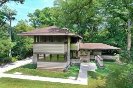 Nov 25, 2019 · the very first prairie house designed by frank lloyd wright resulted from his moonlighting. wright's bootleg homes—the residences he built while still working at adler & sullivan in chicago—were traditional victorian styles of the day. Frank Lloyd Wright Prairie School Style Home Is Listed In Illinois For 950k Laptrinhx News