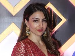 Soha ali khan is an indian film actor who has appeared in movies such as rang de basanti, tum mile and go goa gone. Soha Ali Khan India Lockdown Has Brought The Family Closer Bollywood Gulf News