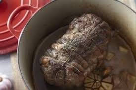 Recette De Roti De Veau Cuit Au Four Ail Et Fleur De Thym Facile Et Rapide Recette Recette Roti Roti De Veau Recette Veau