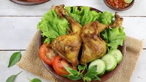 1 ekor ayam negeri, potong 8 bagian. 15 Resep Ayam Goreng Khas Indonesia Mulai Ayam Goreng Kalasan Sampai Ayam Tangkap Merdeka Com