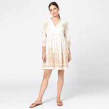 Hangerkleid Mit Kontraststickerei In 2020 Kleider Weisses Kleid Modestil