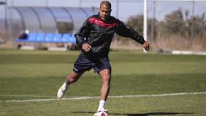 Salomón rondón » super league 2020. Decorativo Siga Adelante Subproducto Futuro De Salomon Rondon Cercanamente Corte Banera