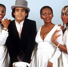 Is a christmas compilation by boney m., released november 16, 2007.it is a reissue of the 20 greatest christmas songs with a reordered tracklist that restores the two songs from the original christmas album which were originally excluded, and a 2007 recording by the daddy cool kids as a bonus track. Musikproduzent Farian Tauscht Alte Zickige Ex Gegen Po Prinzessin Welt