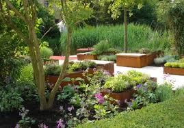 Verschiedene pflanzen für einen interessanten kleingarten. Kleine Garten Richtig Gestalten Und Bepflanzen Bauemotion De