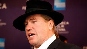 The actor star, who starred in 1995's batman forever, quit the franchise after seeing warren buffet's grandchildren's lack. Was Ist Wirklich Los Mit Val Kilmer News24viral