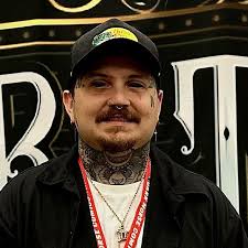 Adam Medina “𝕮𝖍𝖔𝖑𝖔 𝕾𝖚𝖕𝖗𝖊𝖒𝖊” (@cholo_supremetattoos) • Instagram  photos and videos