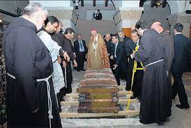 A priest, a teacher, a mystic, a saint, and a friend. Exhumierung Von Padre Pio Nzz