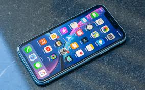 The iphone xr, in terms of screen size, serves as sort of a middle ground between the iphone xs and iphone xs max. Iphone Xr Review Tom S Guide
